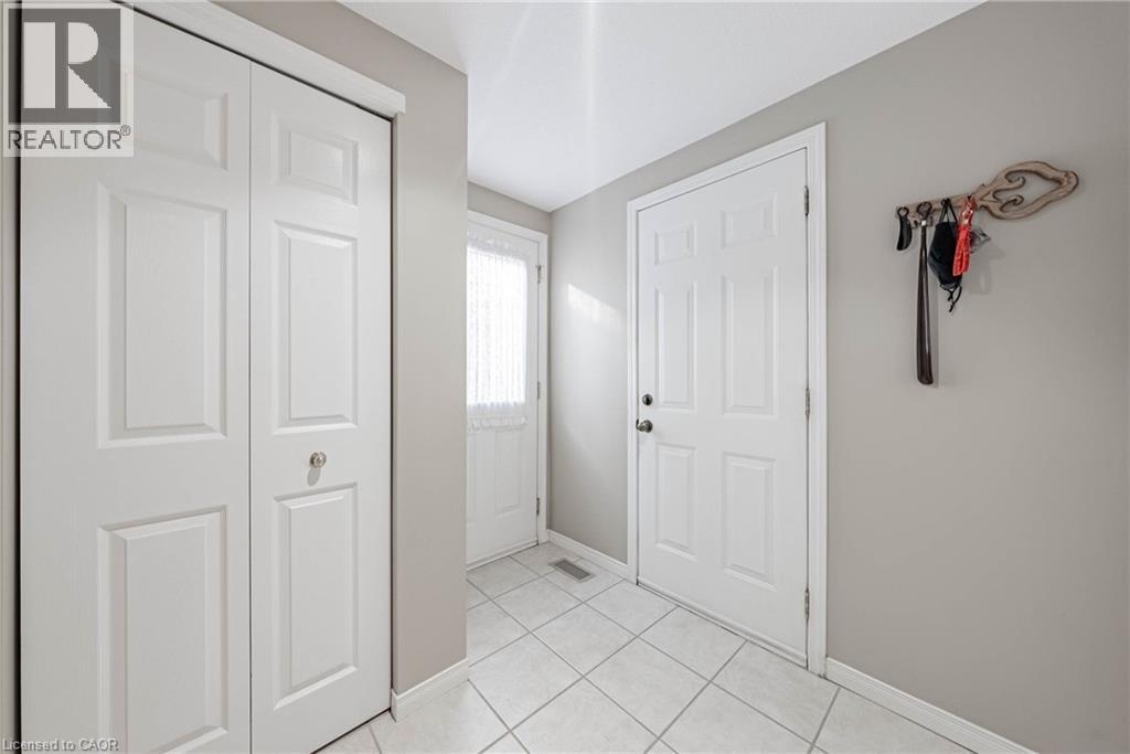 228 HOLBEACH Crescent, Waterloo, Ontario, N2J4Y7 — Photo 29
