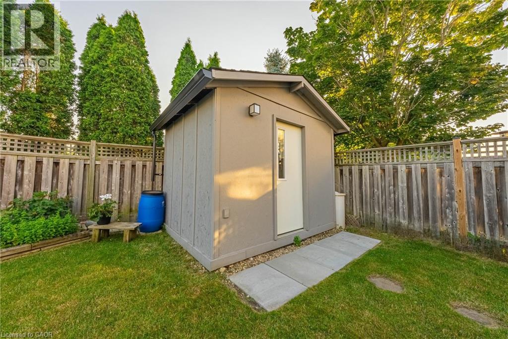228 HOLBEACH Crescent, Waterloo, Ontario, N2J4Y7 — Photo 39