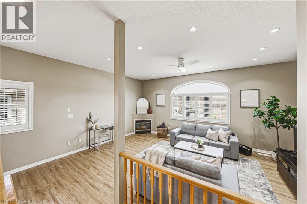 228 HOLBEACH Crescent, Waterloo, Ontario, N2J4Y7 — Photo 19