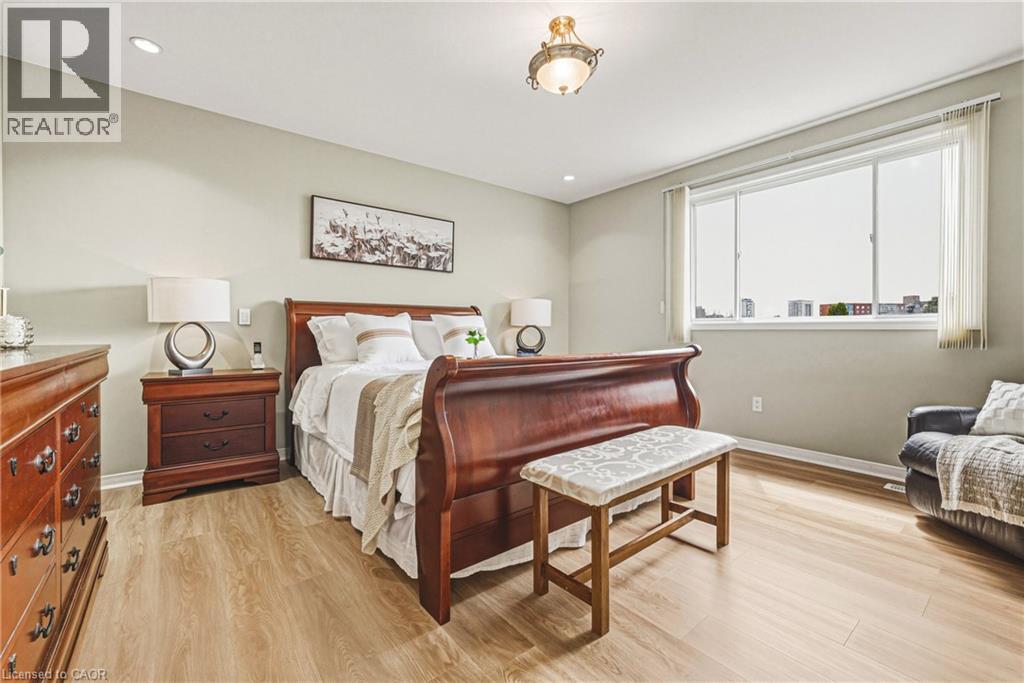 228 HOLBEACH Crescent, Waterloo, Ontario, N2J4Y7 — Photo 20