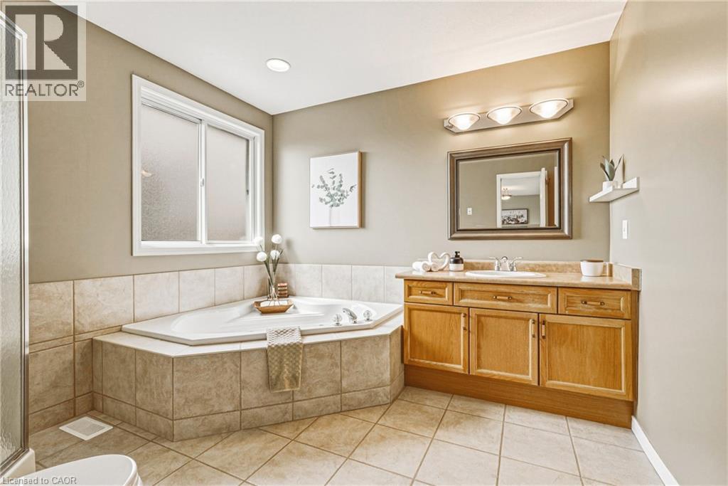 228 HOLBEACH Crescent, Waterloo, Ontario, N2J4Y7 — Photo 22
