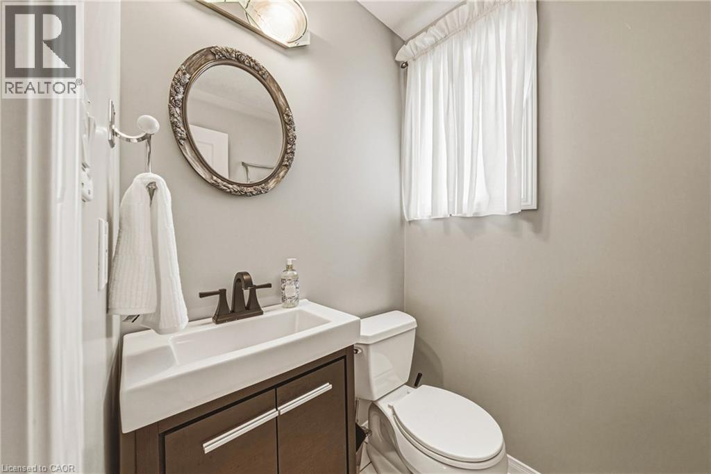 228 HOLBEACH Crescent, Waterloo, Ontario, N2J4Y7 — Photo 13