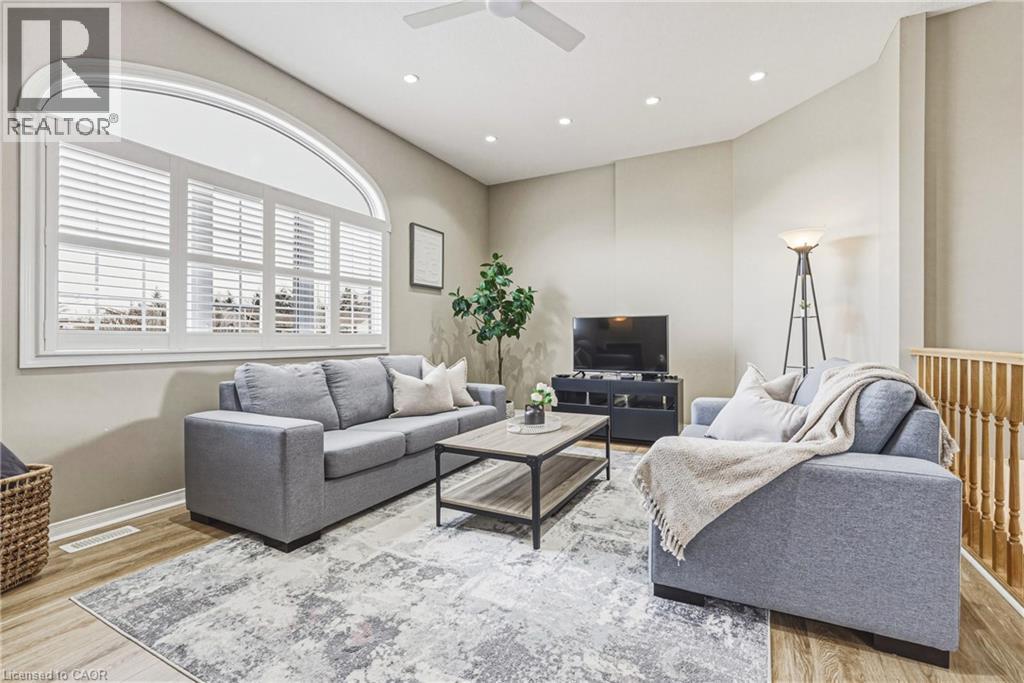 228 HOLBEACH Crescent, Waterloo, Ontario, N2J4Y7 — Photo 16