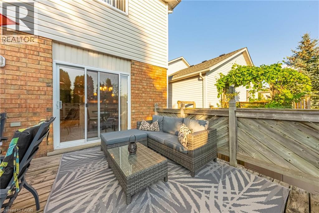 228 HOLBEACH Crescent, Waterloo, Ontario, N2J4Y7 — Photo 35