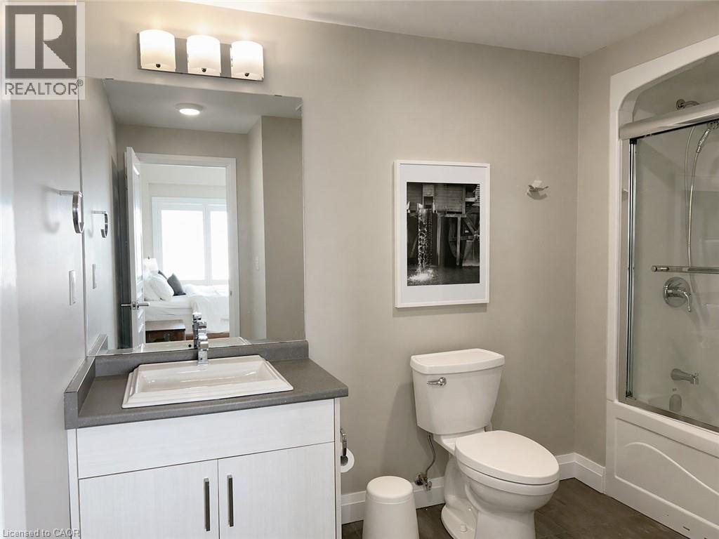 #207 12 ERIE Boulevard - 16