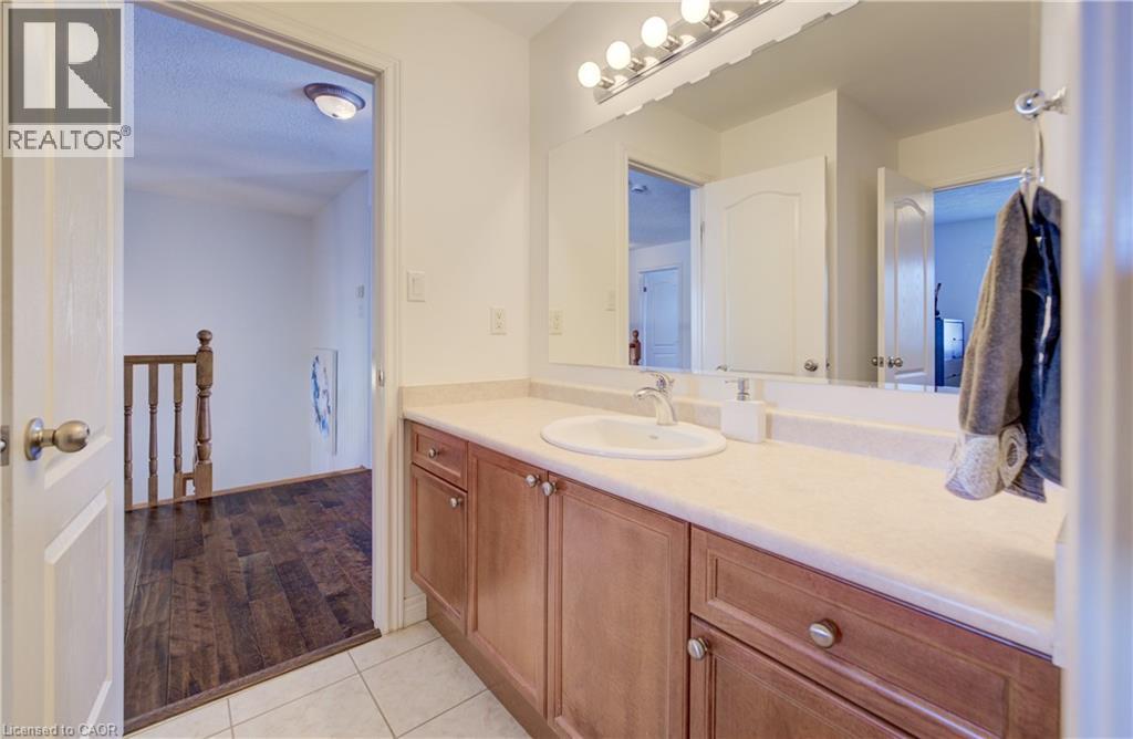 169 FALCONRIDGE Drive - 33