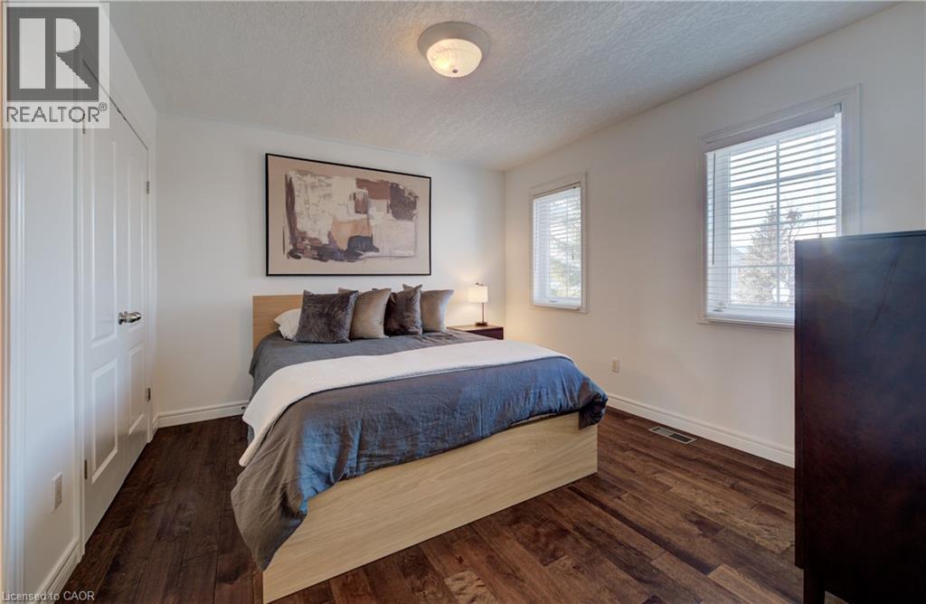 169 FALCONRIDGE Drive - 32