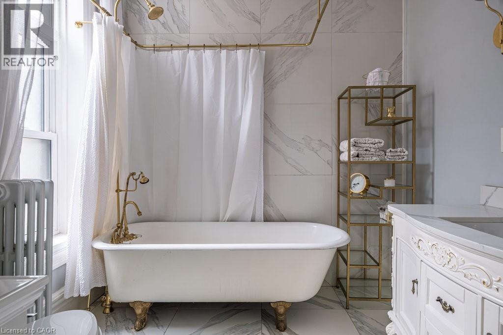 4-piece ensuite