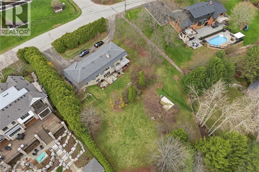 1310 BEAUFORT Drive, Burlington, Ontario, L7P4V9 — Photo 4