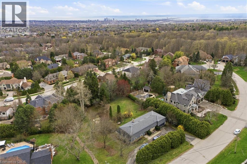 1310 BEAUFORT Drive, Burlington, Ontario, L7P4V9 — Photo 16