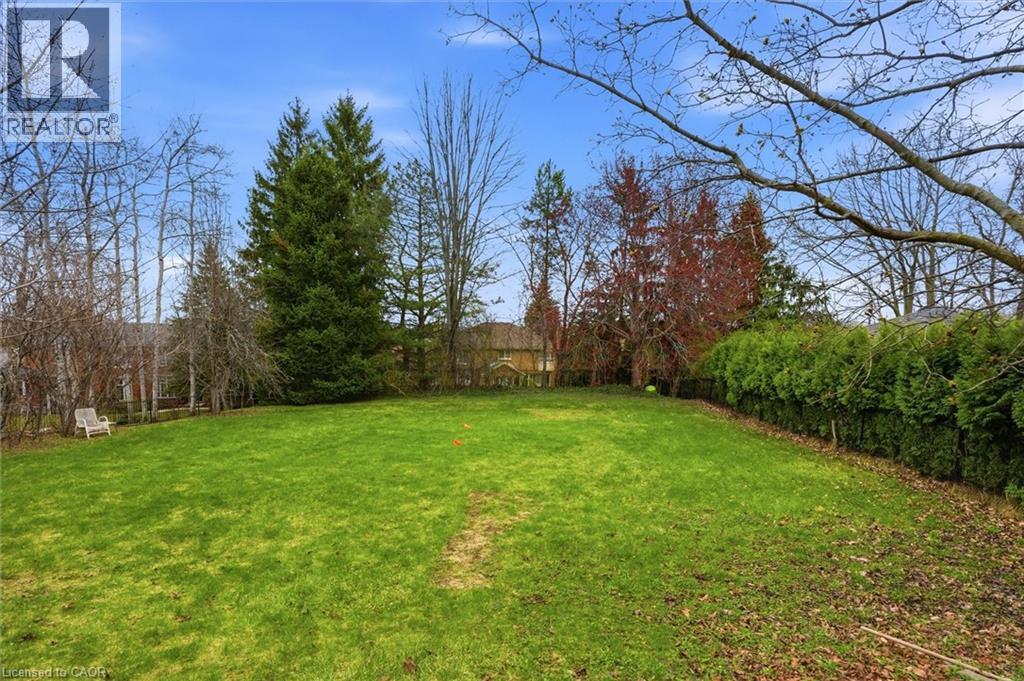 1310 BEAUFORT Drive, Burlington, Ontario, L7P4V9 — Photo 7