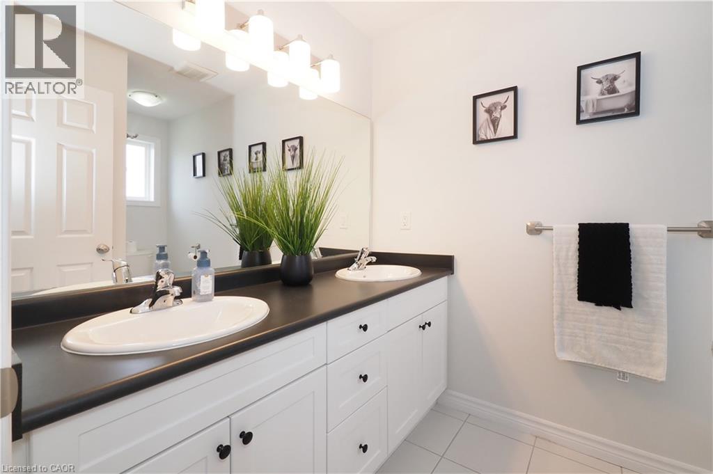 27 GLEASON Crescent - 24