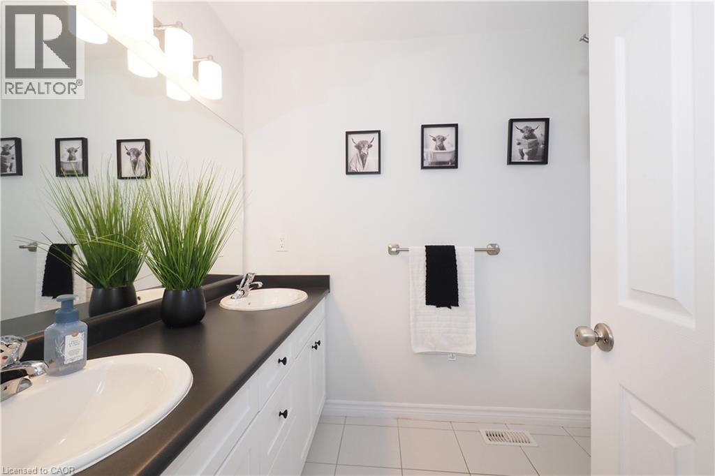 27 GLEASON Crescent - 23