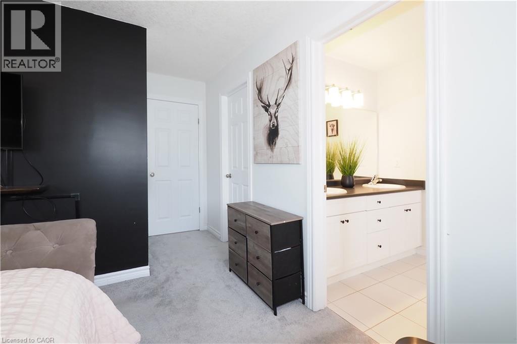 27 GLEASON Crescent - 22