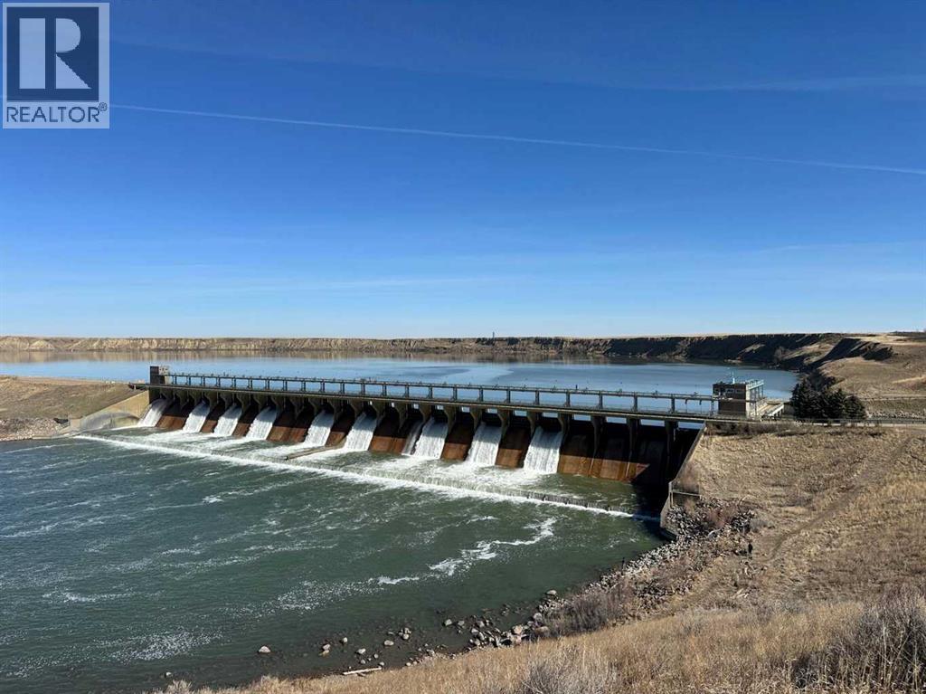 Bassano Dam nearby