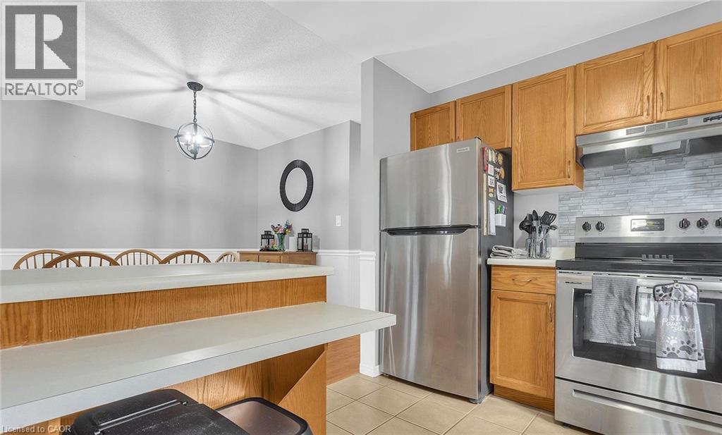 1132 PEARSON Drive, Woodstock, Ontario, N4S8V2 — Photo 5