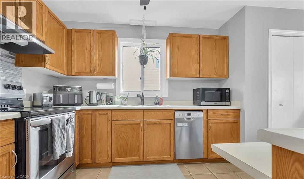 1132 PEARSON Drive, Woodstock, Ontario, N4S8V2 — Photo 7