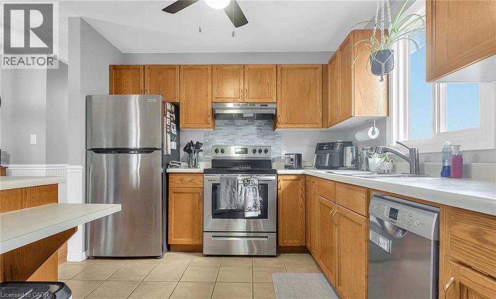 1132 PEARSON Drive, Woodstock, Ontario, N4S8V2 — Photo 4
