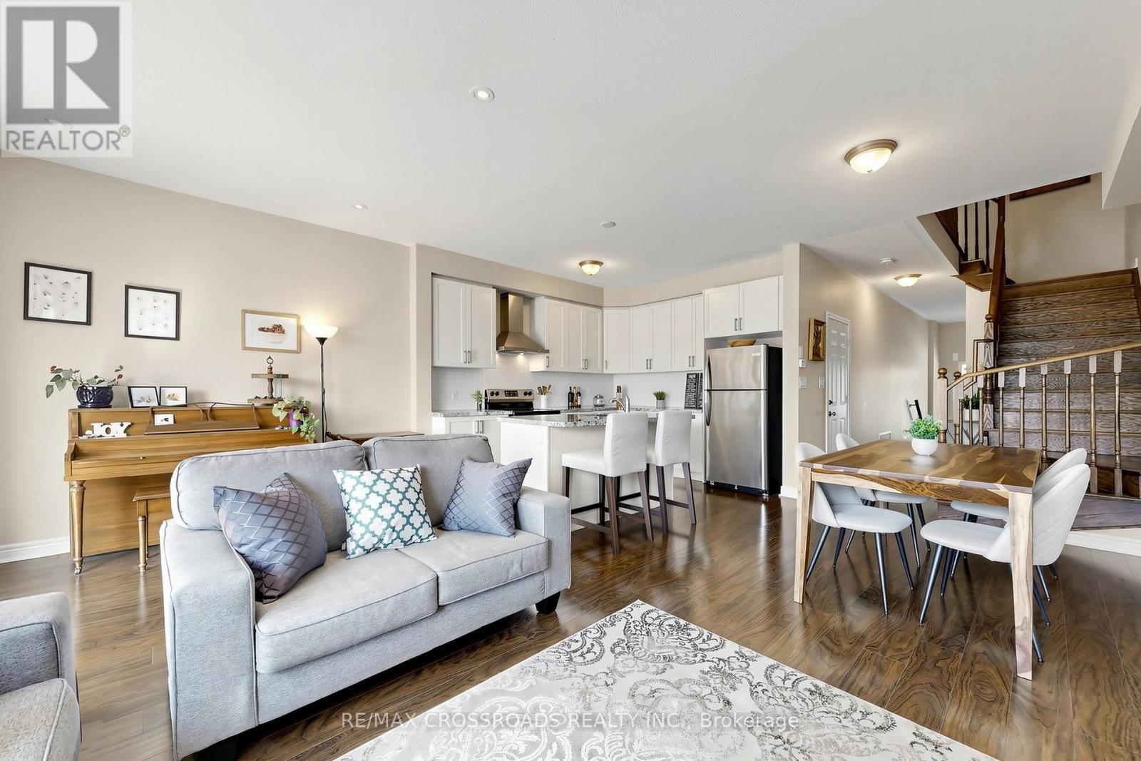 6 ANGELA STREET - 3