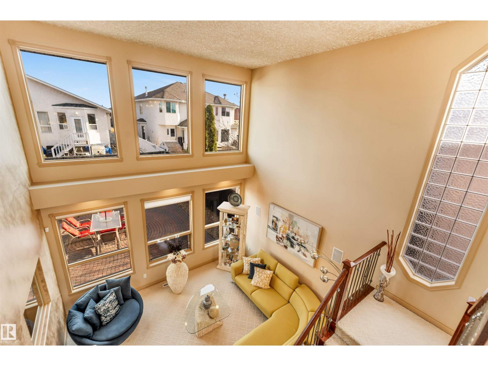 8715 160A AV NW, Edmonton