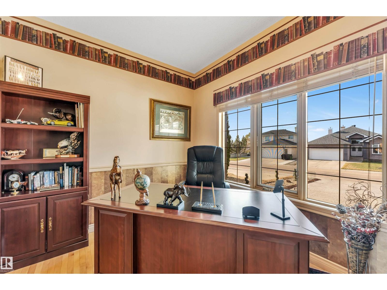 8715 160A AV NW, Edmonton