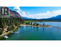 8692 Cottage Lane, Canal Flats, BC V0B1B0 Photo 14