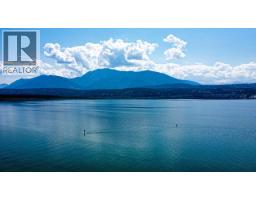 8692 Cottage Lane, Canal Flats, BC V0B1B0 Photo 13