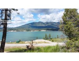 8692 Cottage Lane, Canal Flats, BC V0B1B0 Photo 8