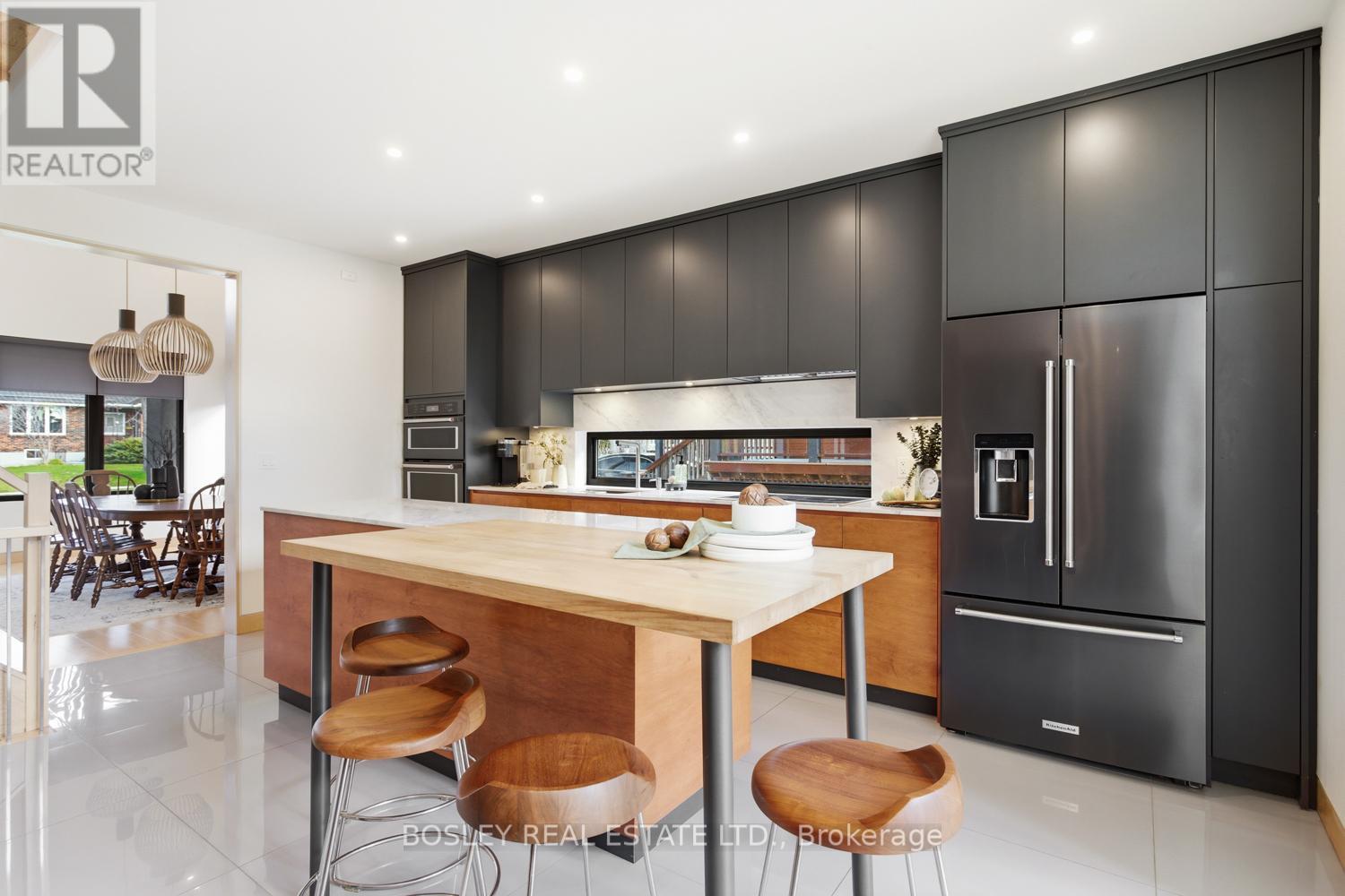 271B TWEED STREET - 11