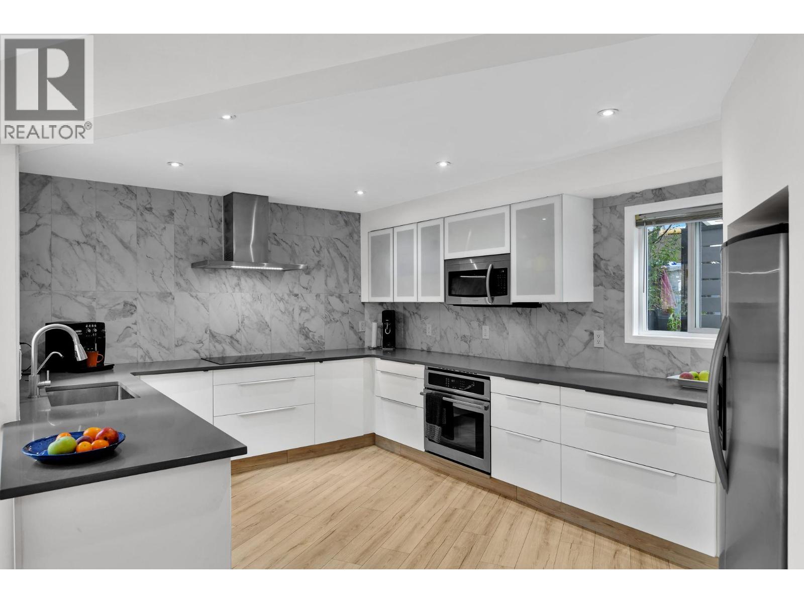 115 Par Boulevard - 5