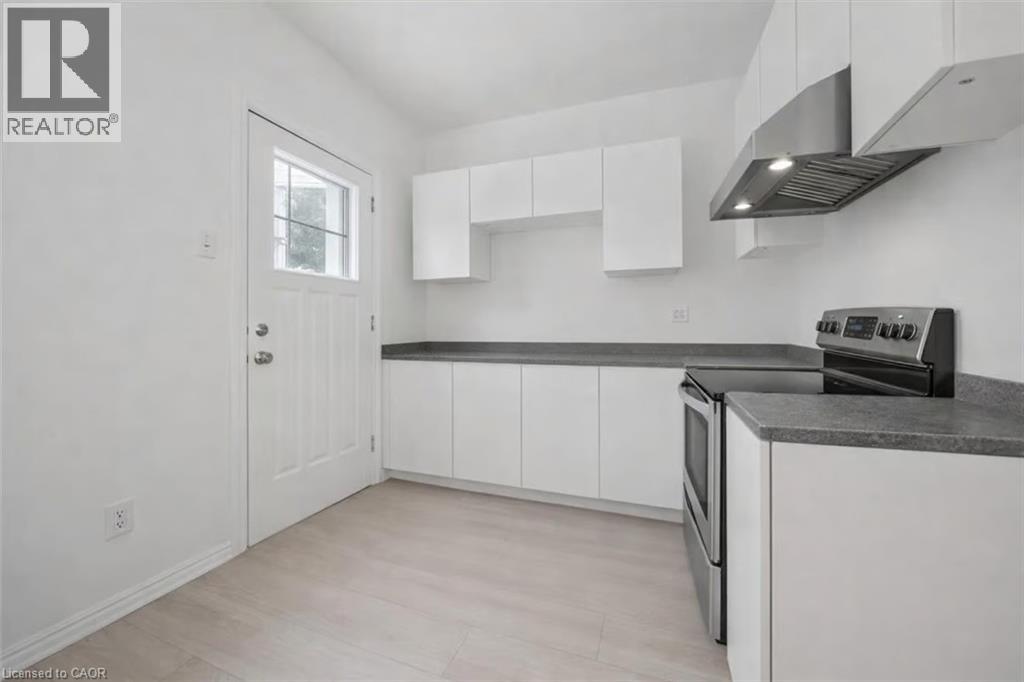 136 PAISLEY Street, Guelph, Ontario, N1H2P1 — Photo 3