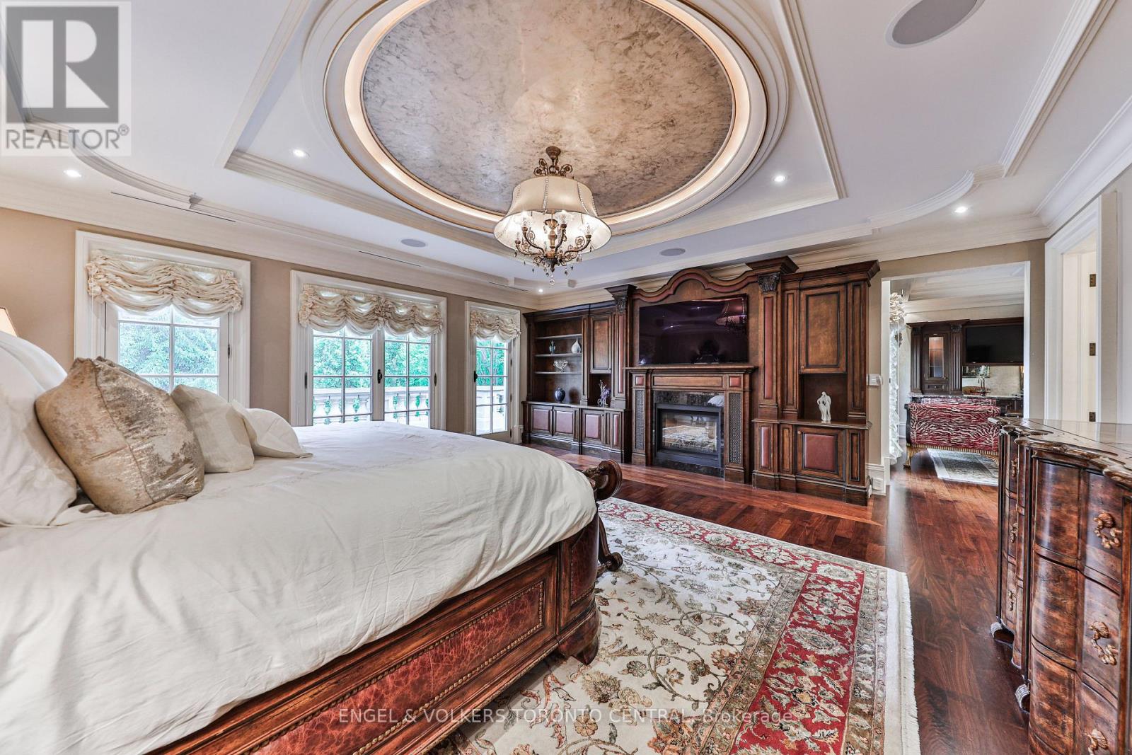 489 LAKESHORE ROAD E - 27