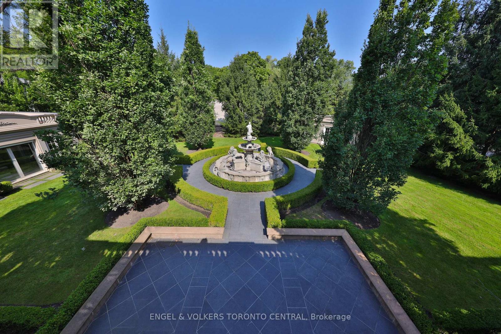 489 LAKESHORE ROAD E - 48