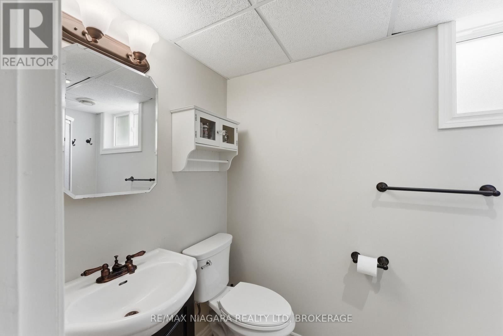 181 WOODSIDE DRIVE - 21