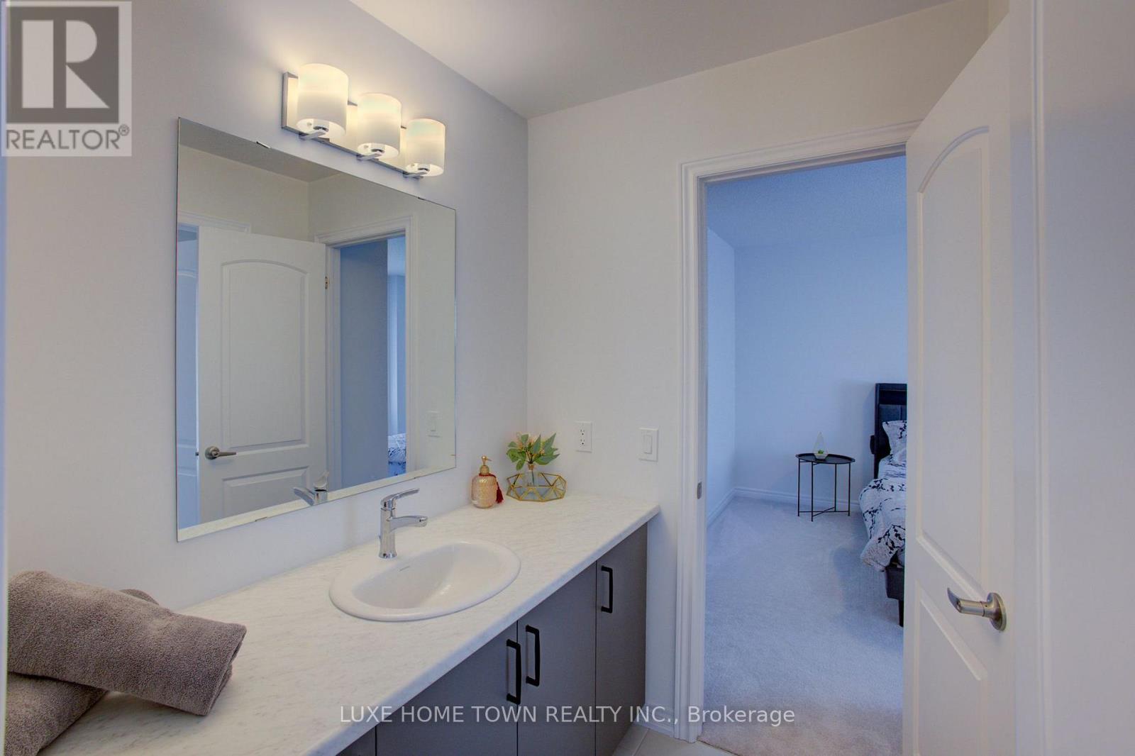 255 REA DRIVE - 20