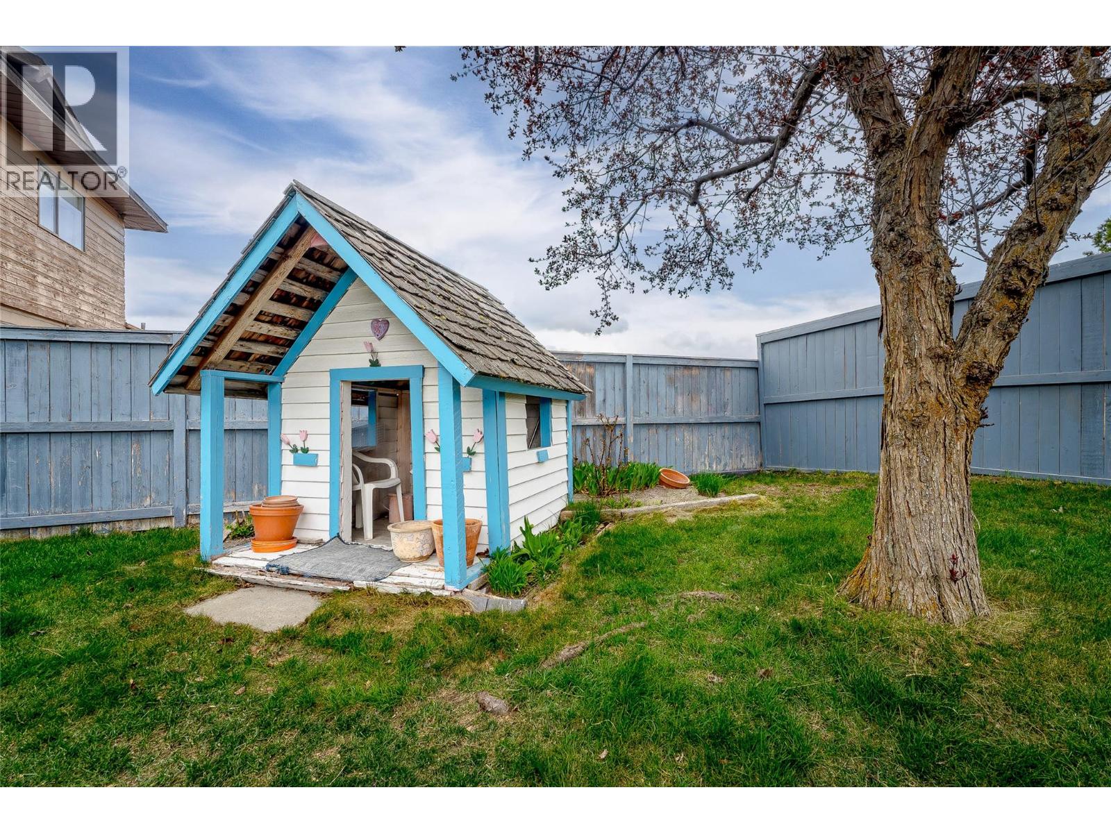 413 Robson Drive - 90