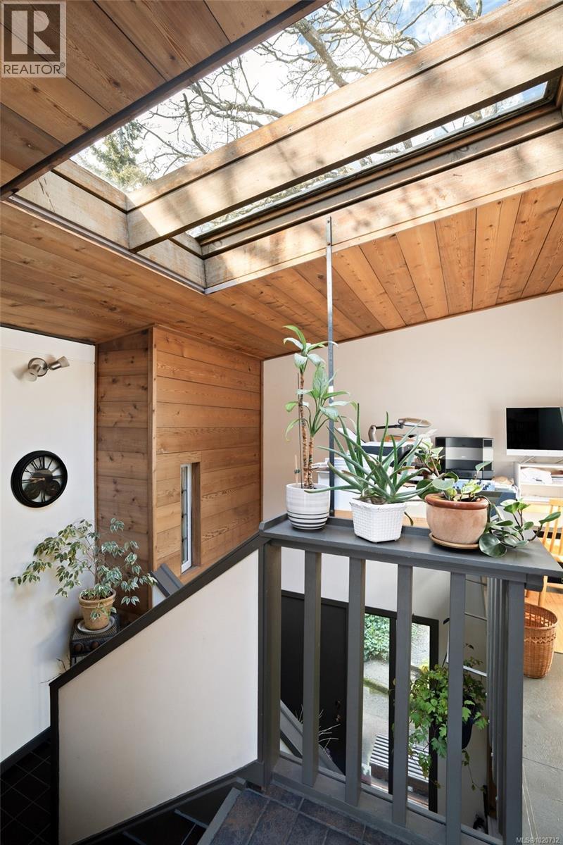 1168 Burnside Rd W, Saanich