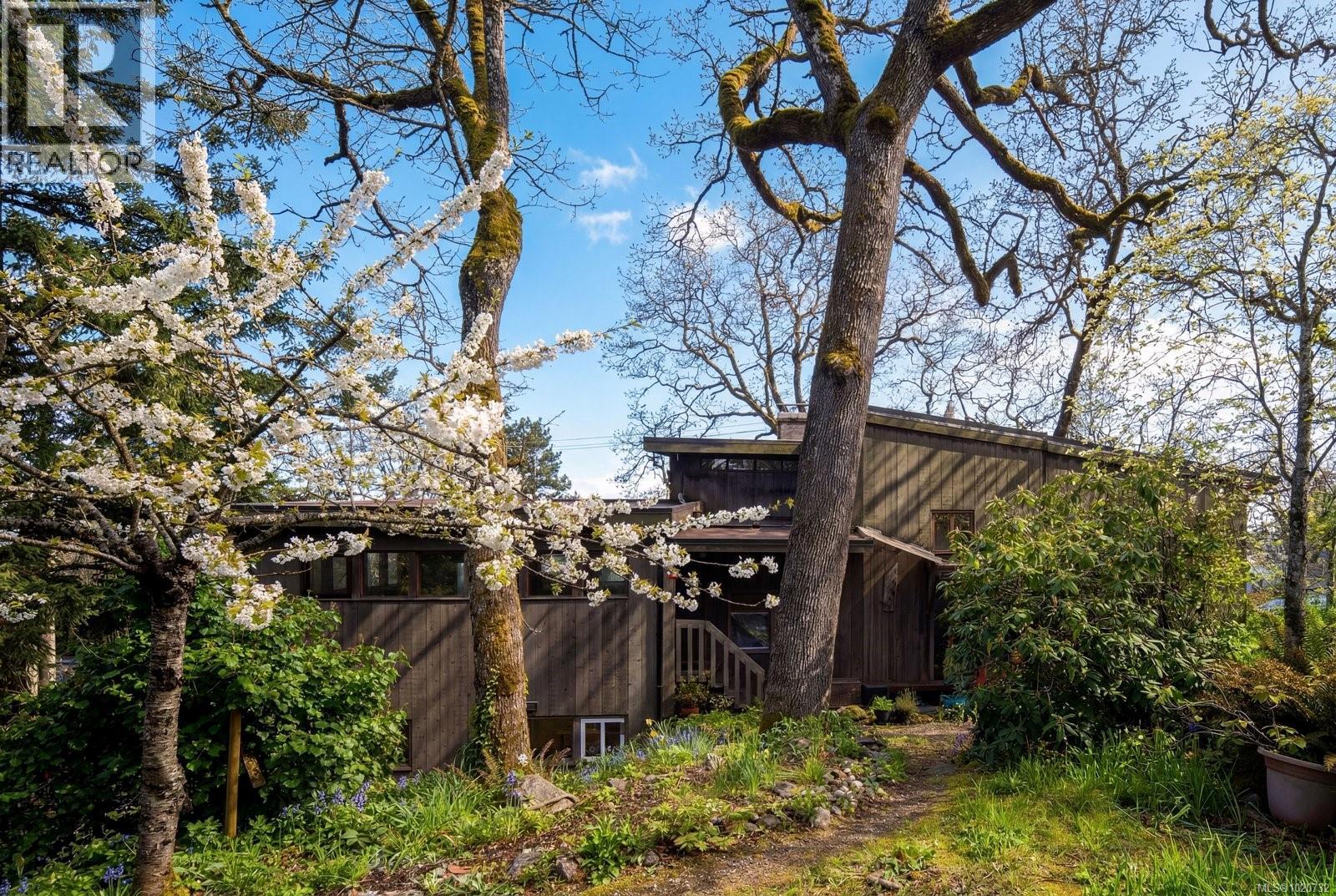 1168 Burnside Rd W, Saanich