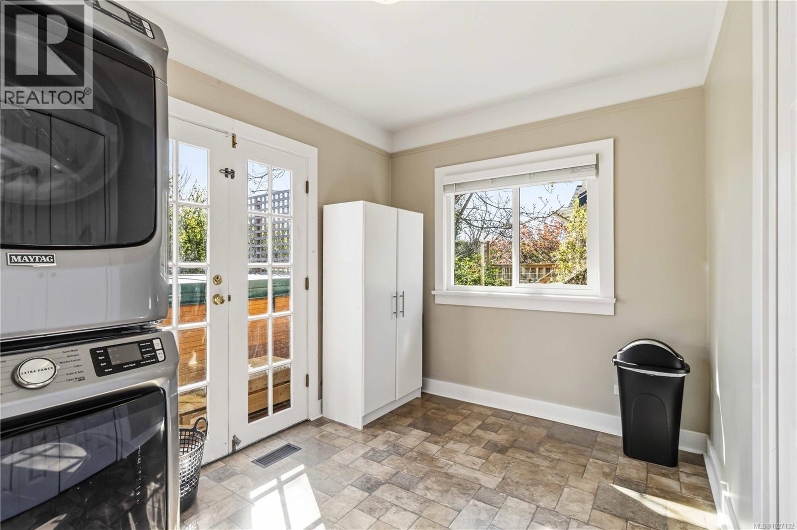  895 Falkland Road, Oak Bay