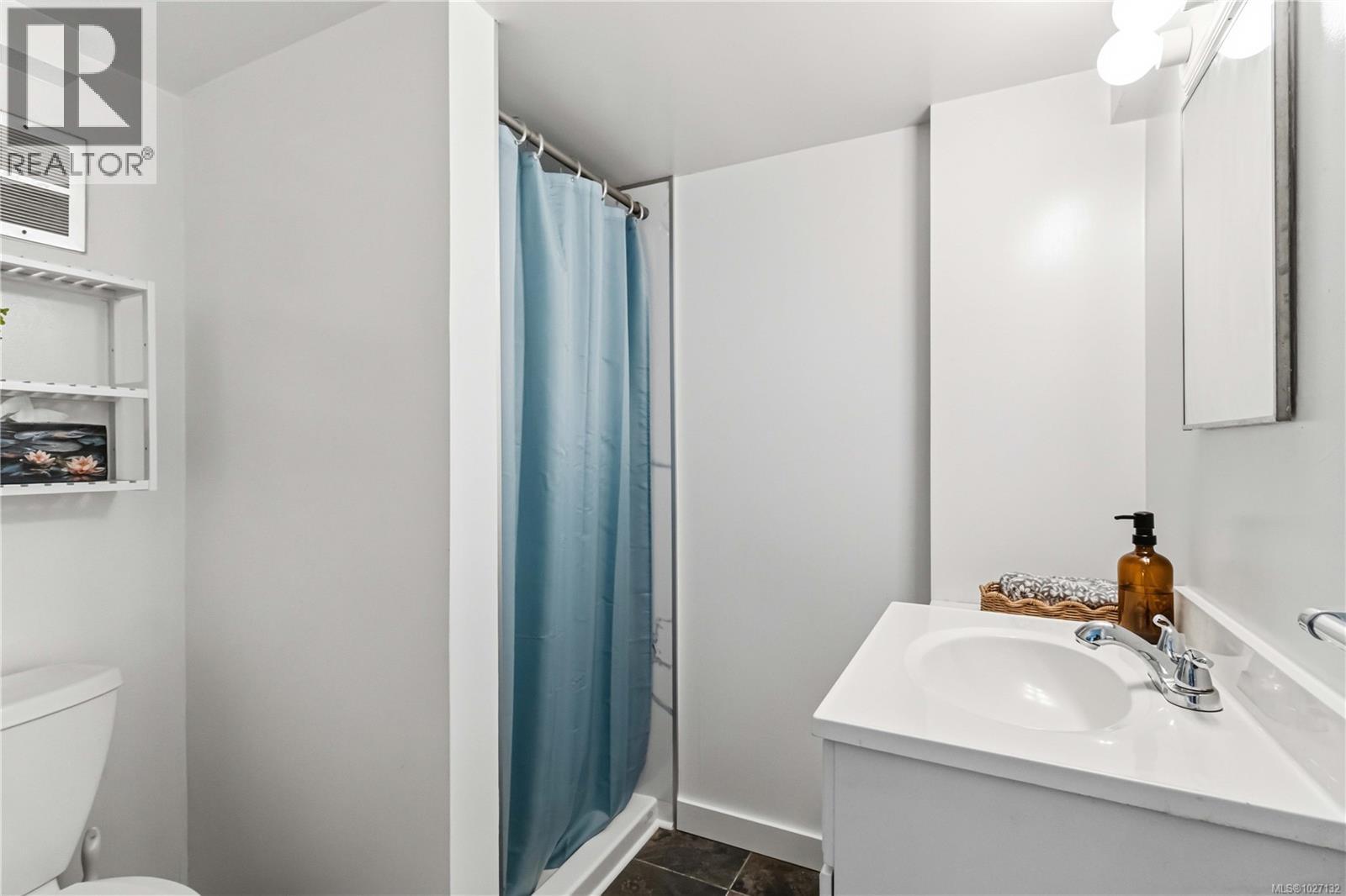  895 Falkland Road, Oak Bay