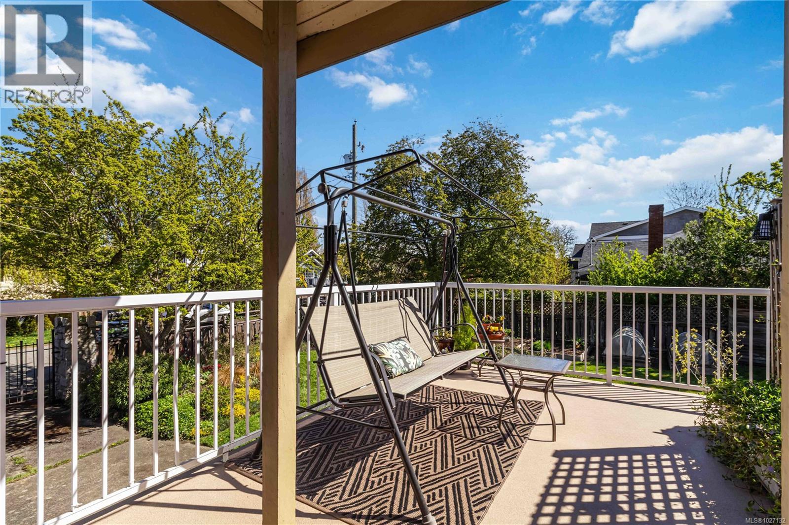  895 Falkland Road, Oak Bay