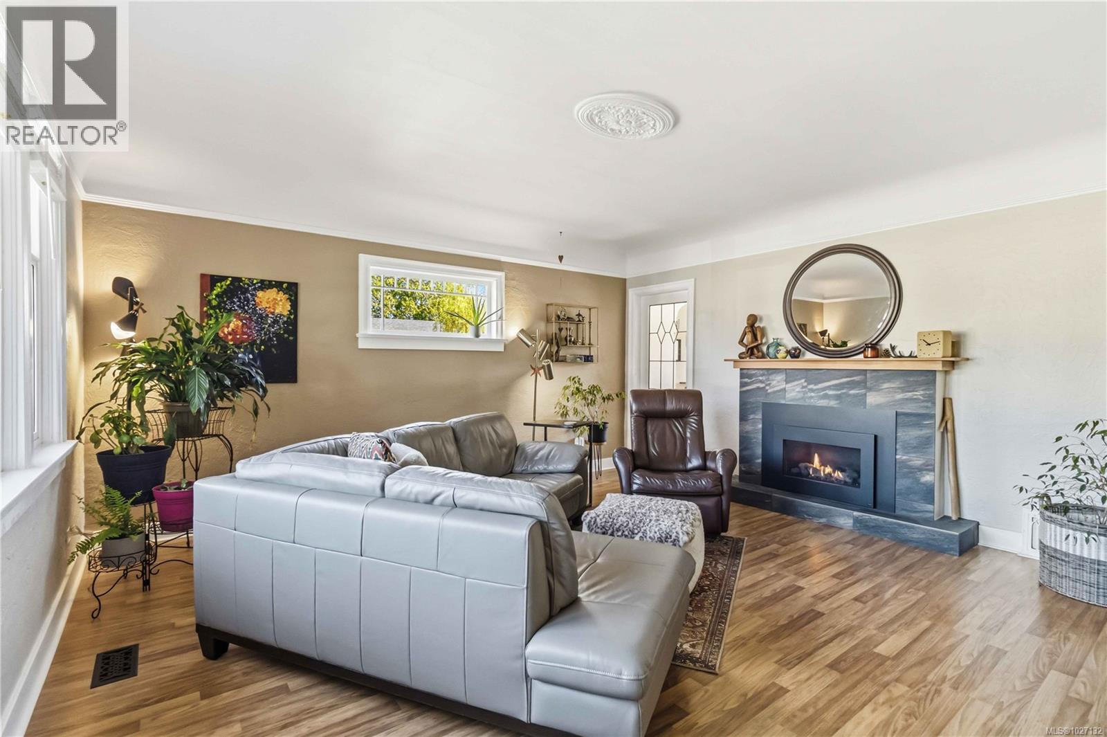  895 Falkland Road, Oak Bay