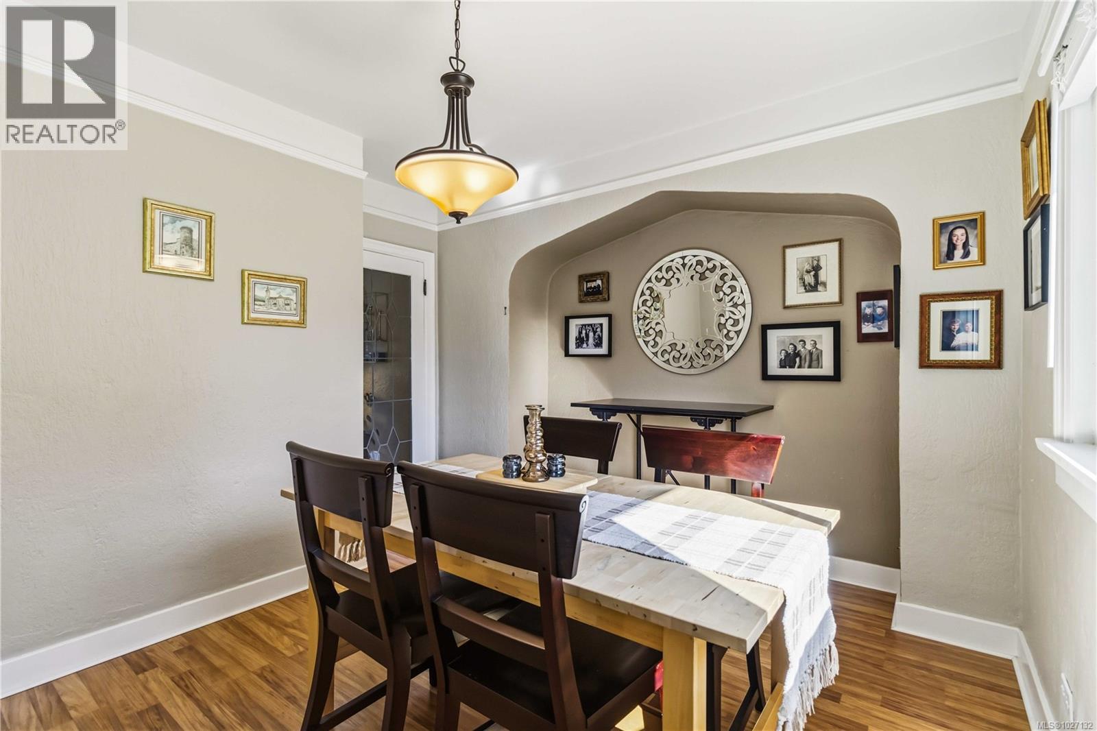  895 Falkland Road, Oak Bay