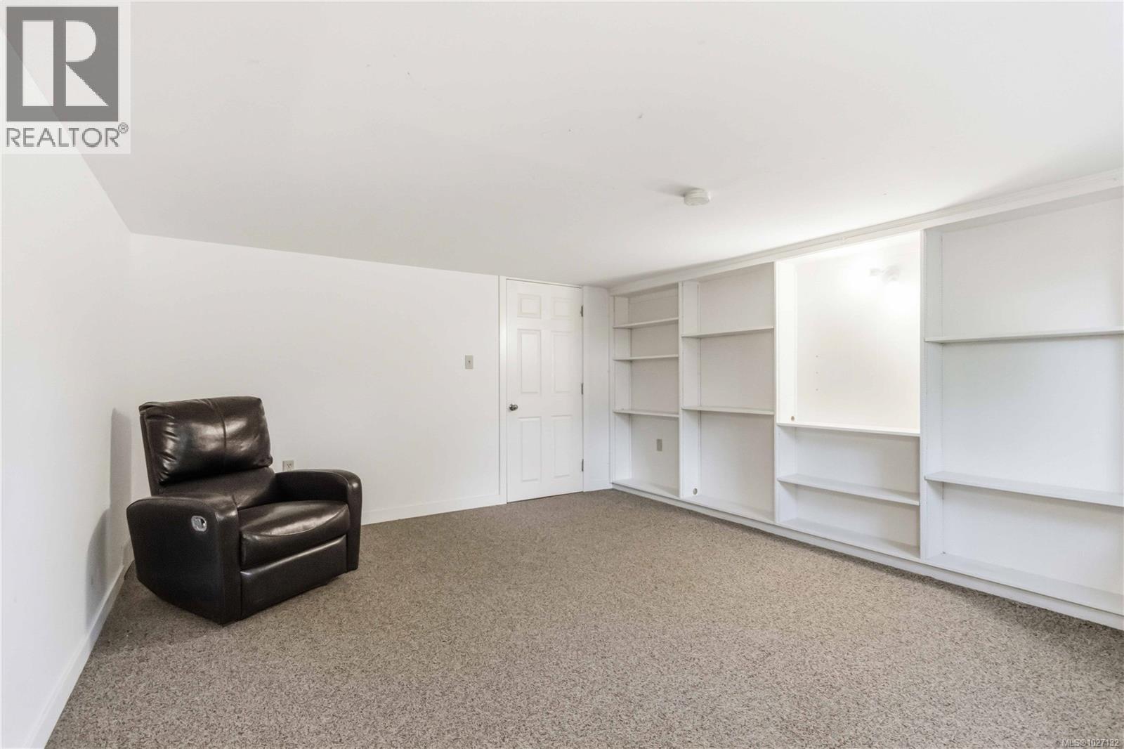  895 Falkland Road, Oak Bay