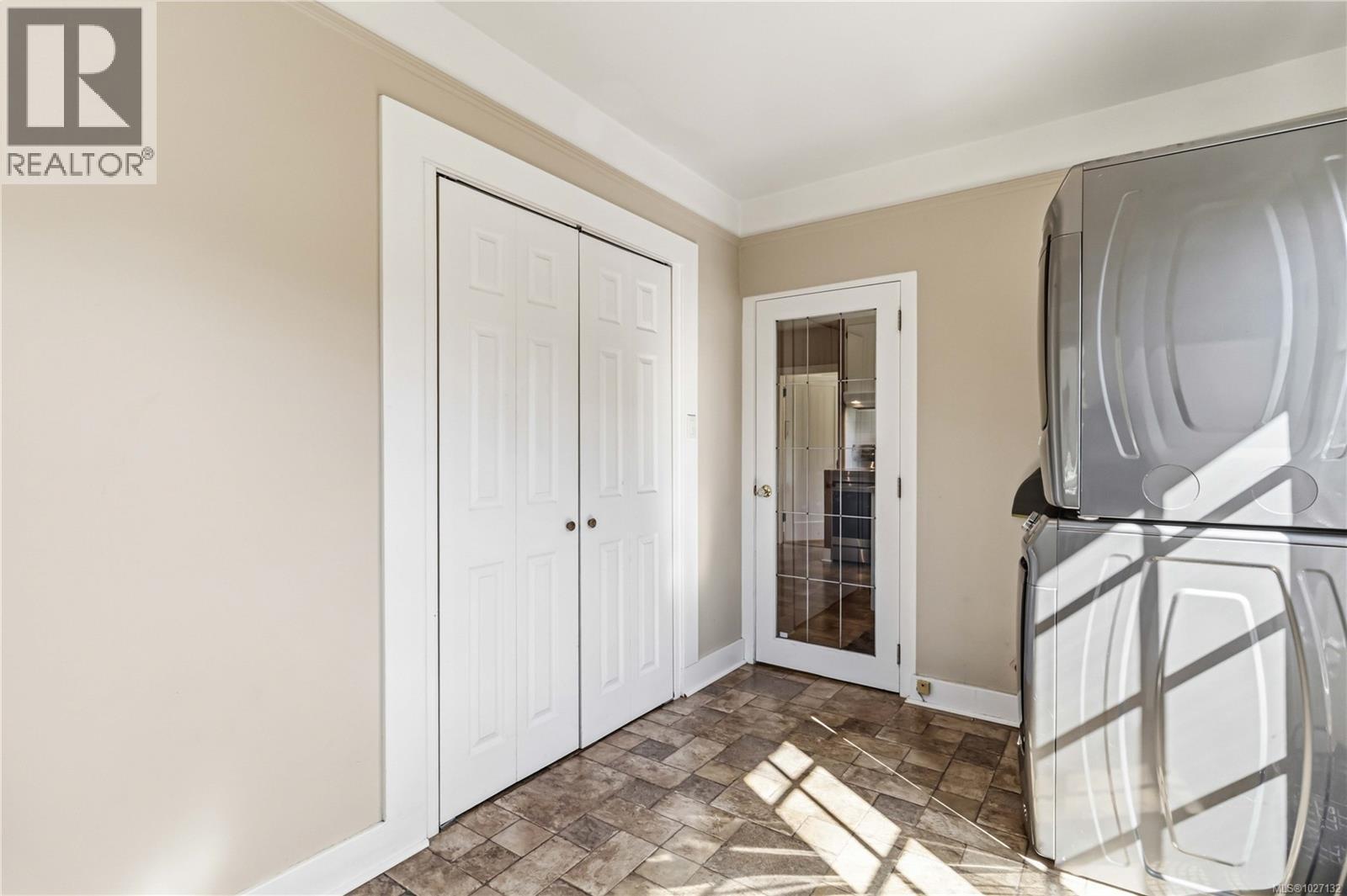  895 Falkland Road, Oak Bay