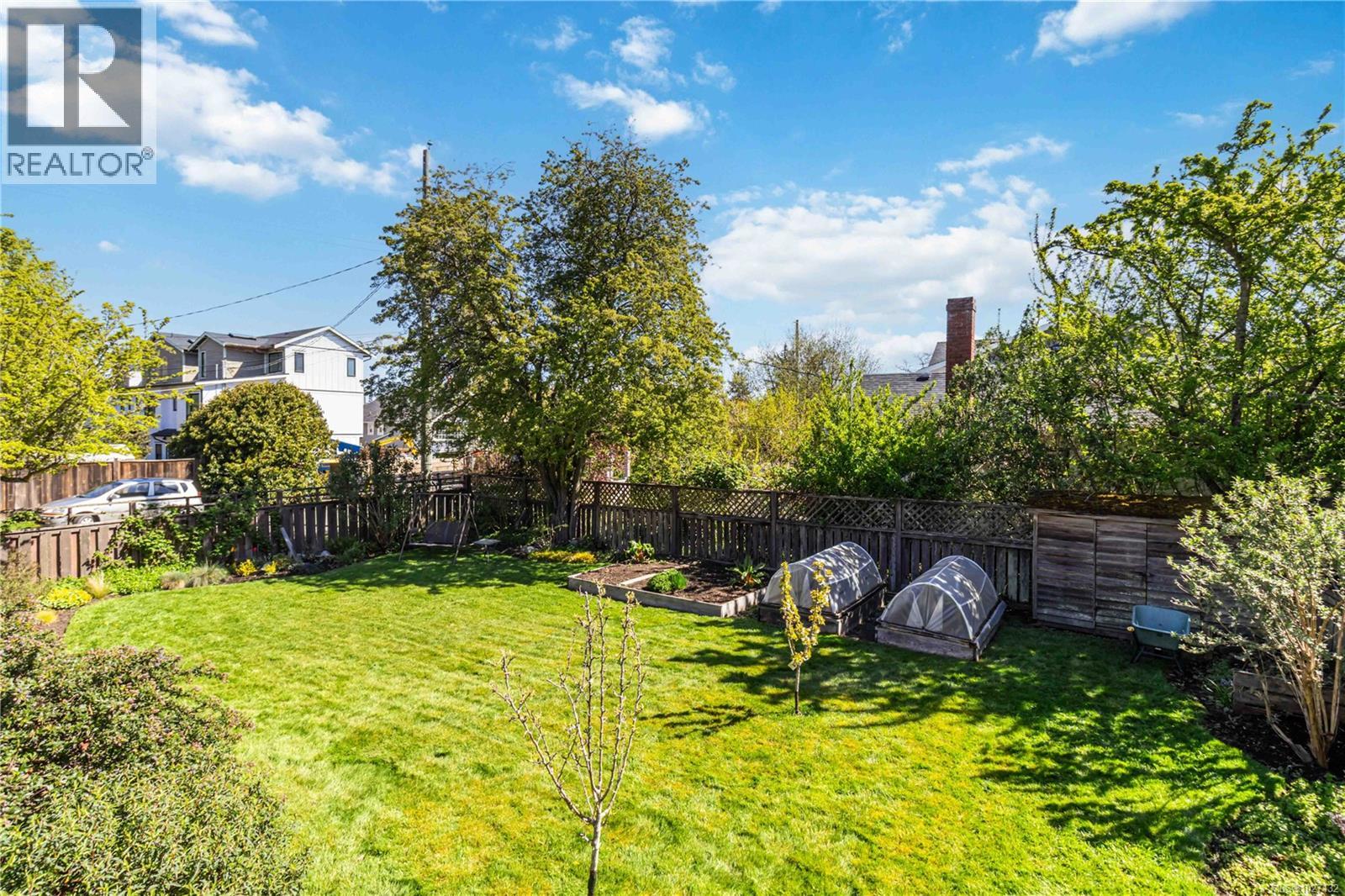  895 Falkland Road, Oak Bay