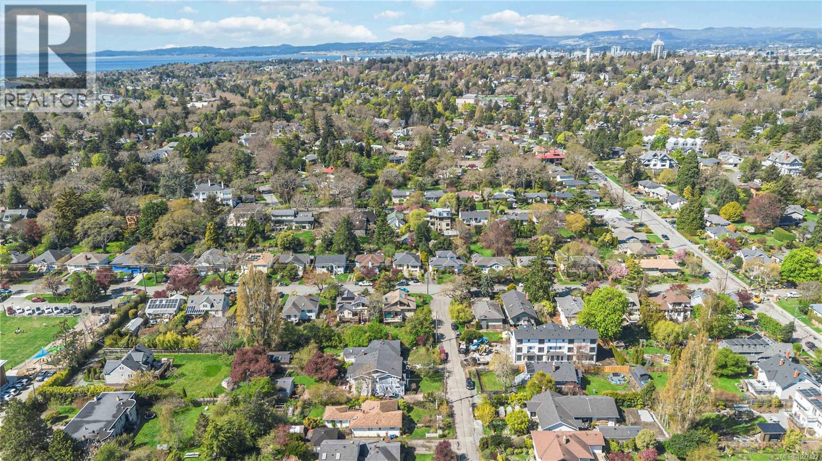  895 Falkland Road, Oak Bay