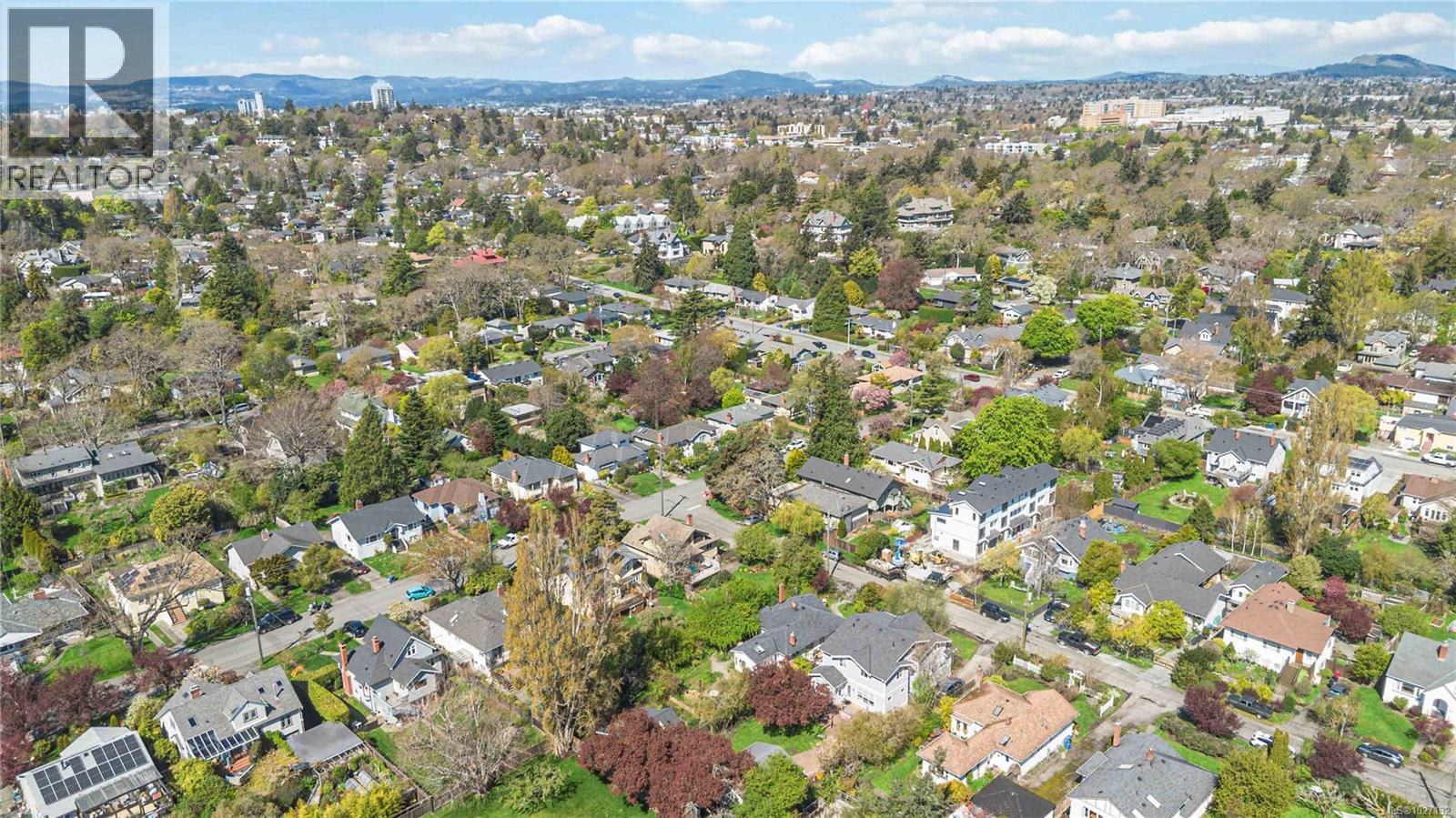  895 Falkland Road, Oak Bay