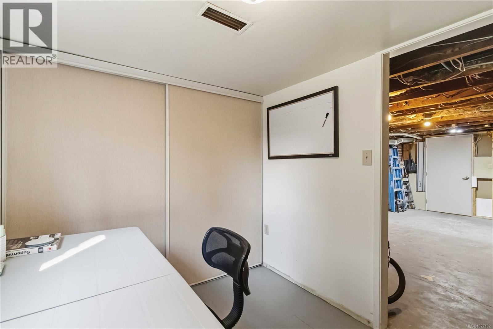  895 Falkland Road, Oak Bay