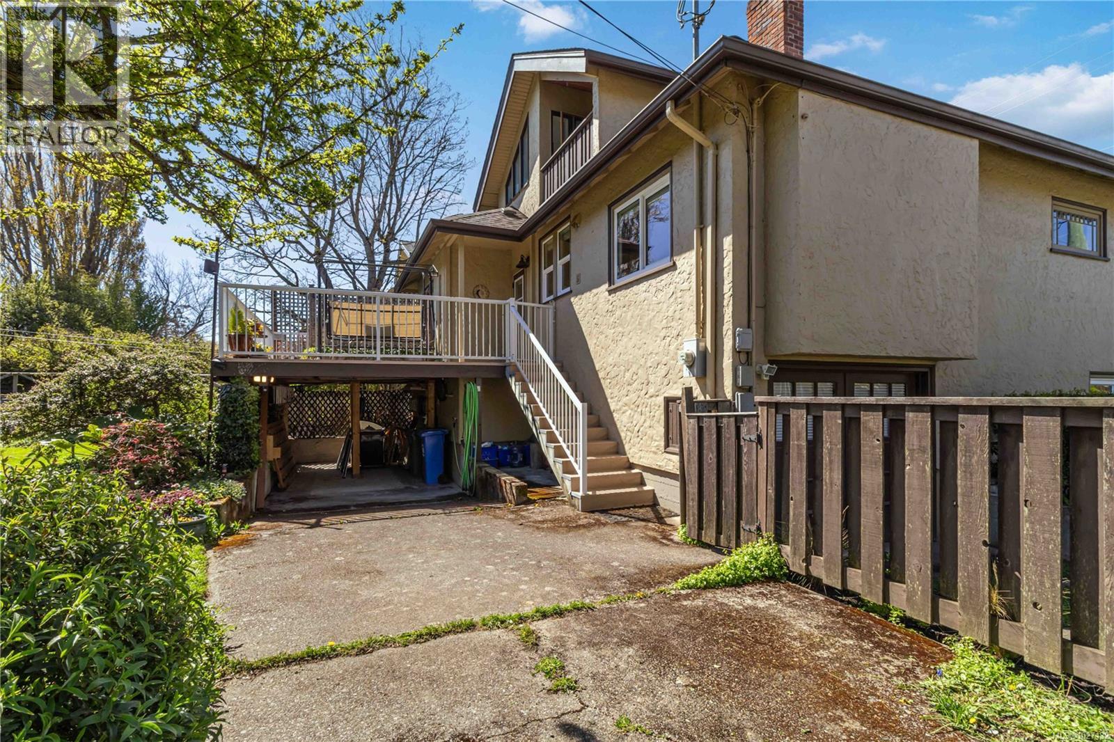  895 Falkland Road, Oak Bay